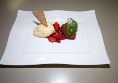 Gasthof Metzgerei Lamm - Zweierlei-Schokomousse-mit-Erdbeeren